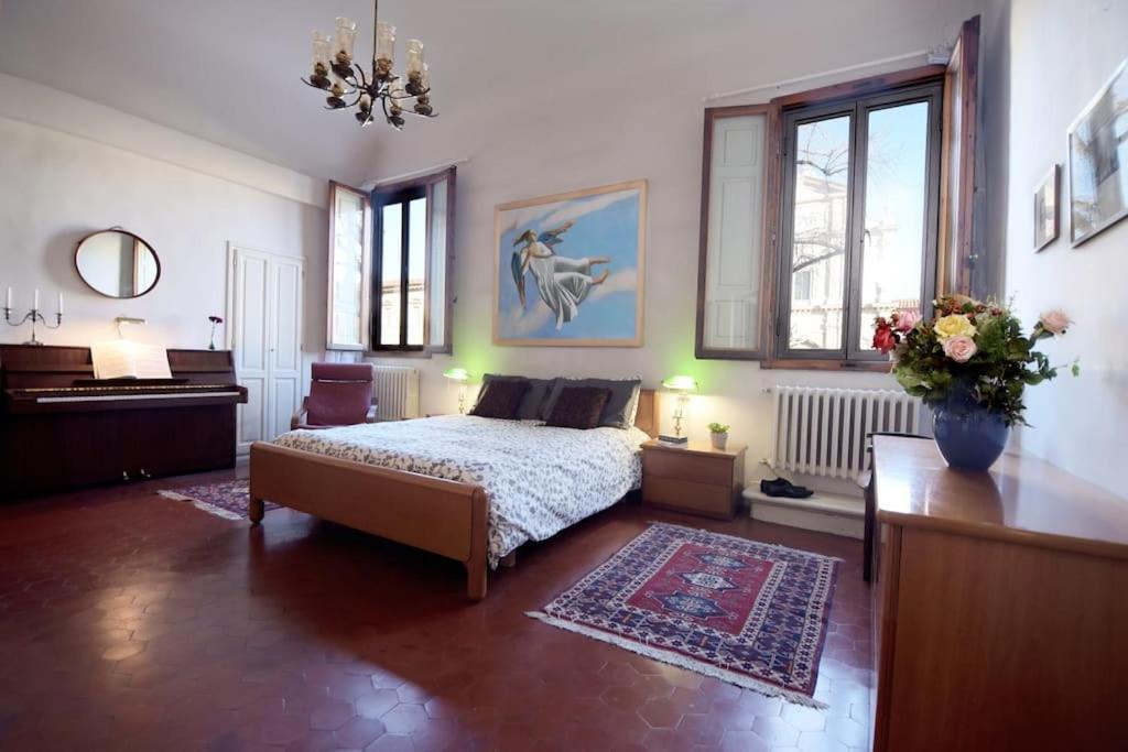 Cozy Apartment With Private Garden - City Center - Florencia Exterior foto