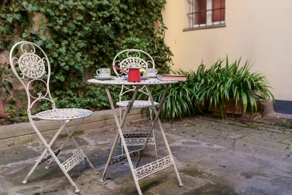 Cozy Apartment With Private Garden - City Center - Florencia Exterior foto